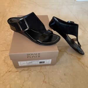 Donald Pliner Women's VINE Wedge Sandals Black Patent Leather Size 8.5M With BOX